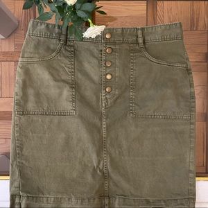 *SOLD* BANANA REPUBLIC Khaki Military Green Mini Skirt